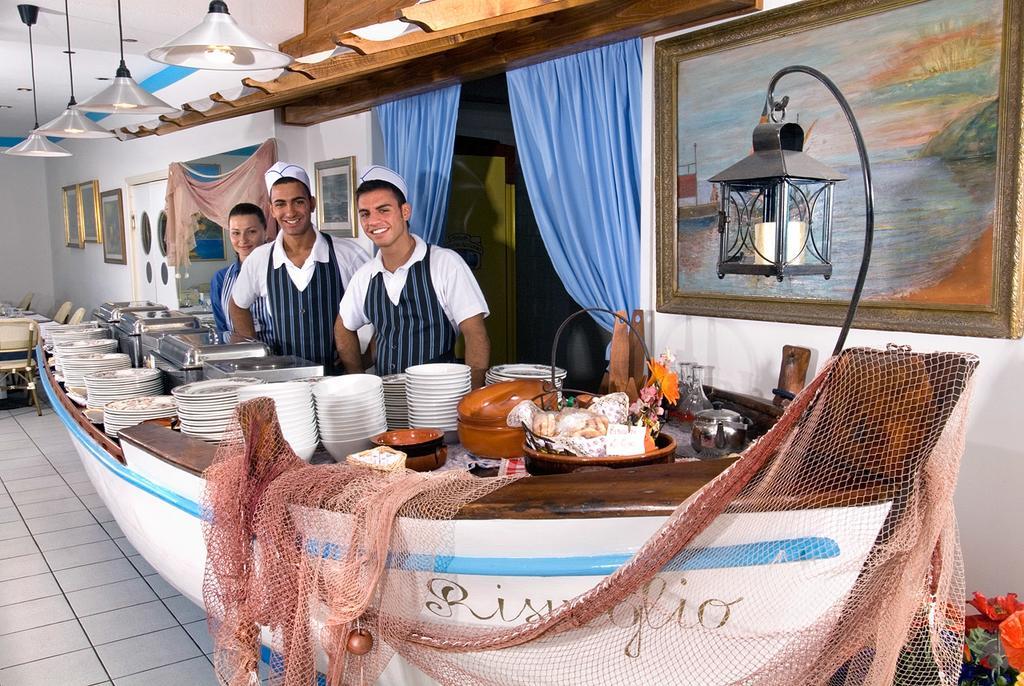 Hotel Resort Marinella Габиче Маре Екстериор снимка