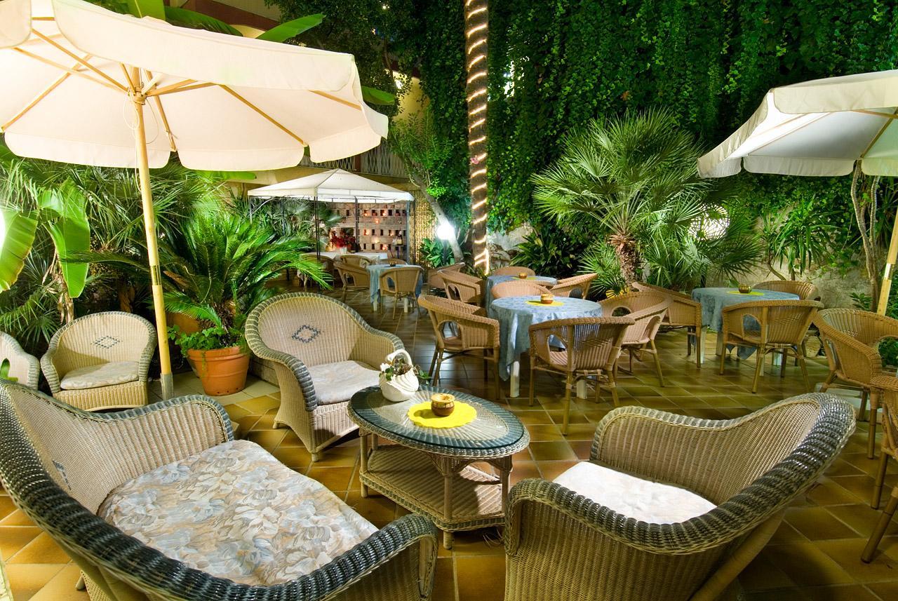 Hotel Resort Marinella Габиче Маре Екстериор снимка
