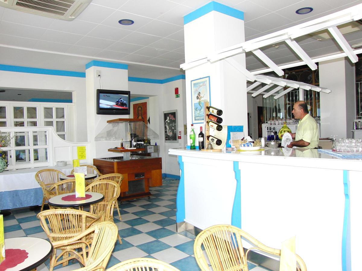 Hotel Resort Marinella Габиче Маре Екстериор снимка
