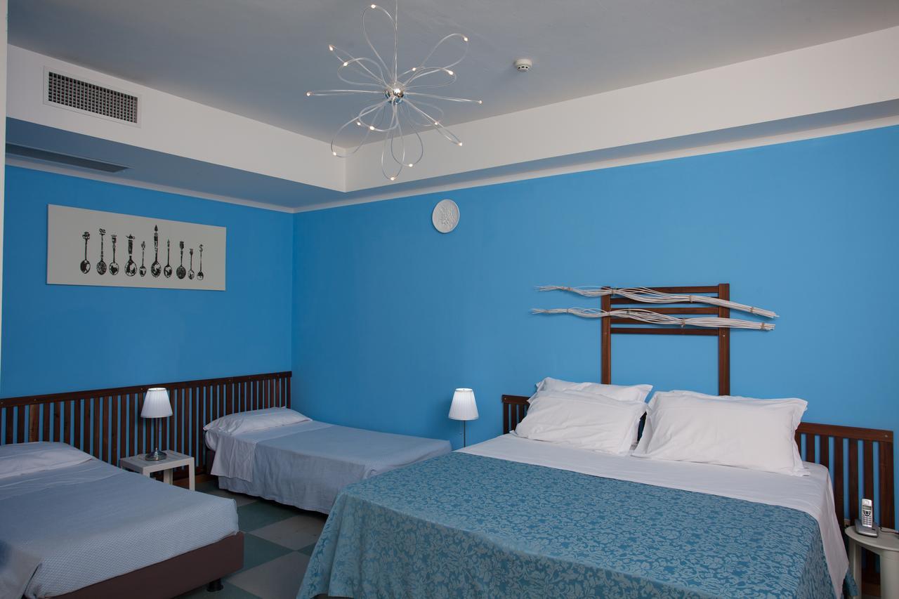 Hotel Resort Marinella Габиче Маре Екстериор снимка