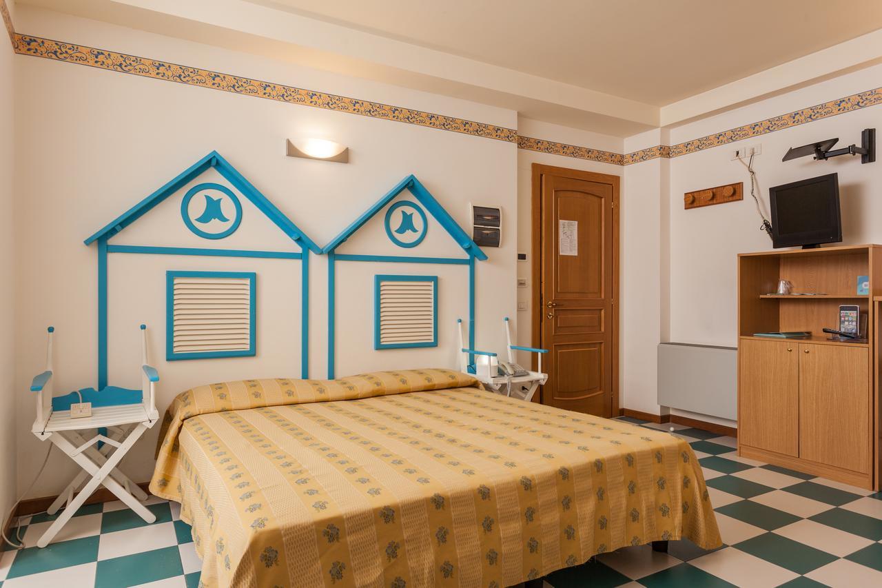 Hotel Resort Marinella Габиче Маре Екстериор снимка
