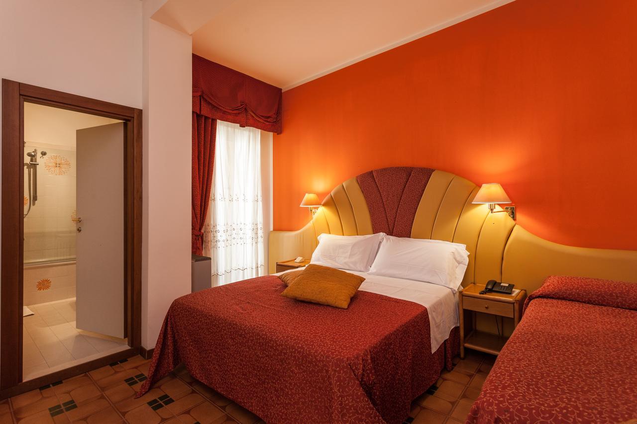 Hotel Resort Marinella Габиче Маре Екстериор снимка