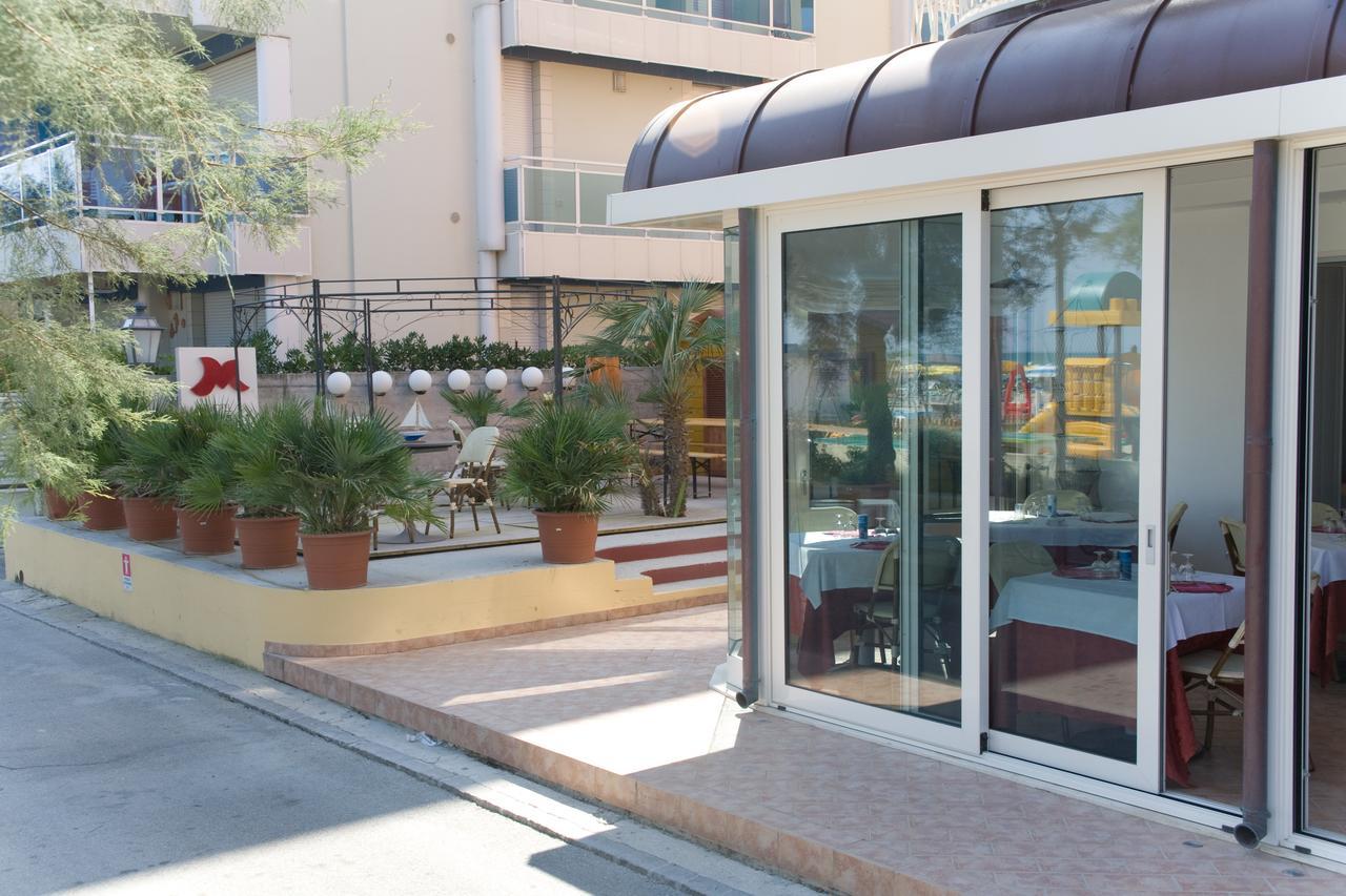 Hotel Resort Marinella Габиче Маре Екстериор снимка