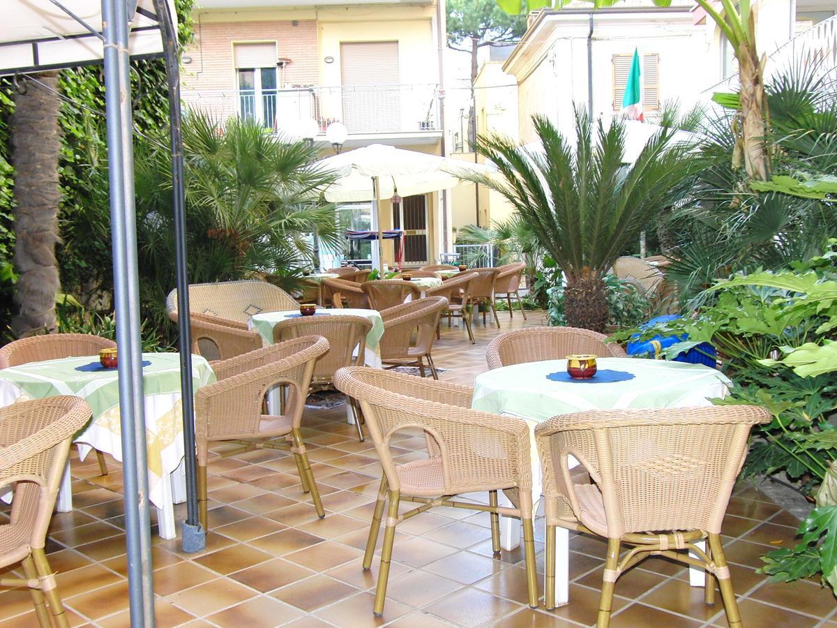 Hotel Resort Marinella Габиче Маре Екстериор снимка