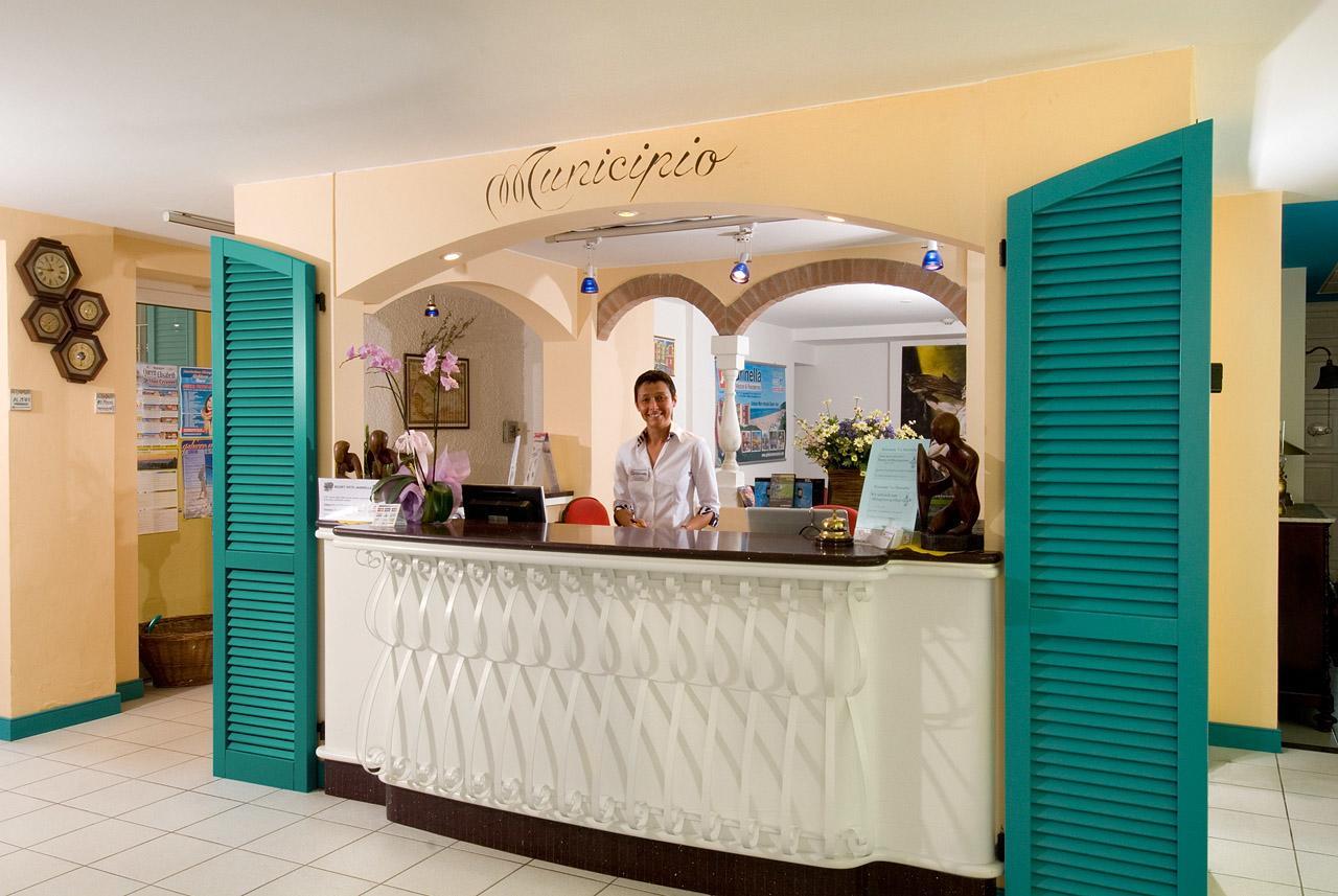 Hotel Resort Marinella Габиче Маре Екстериор снимка