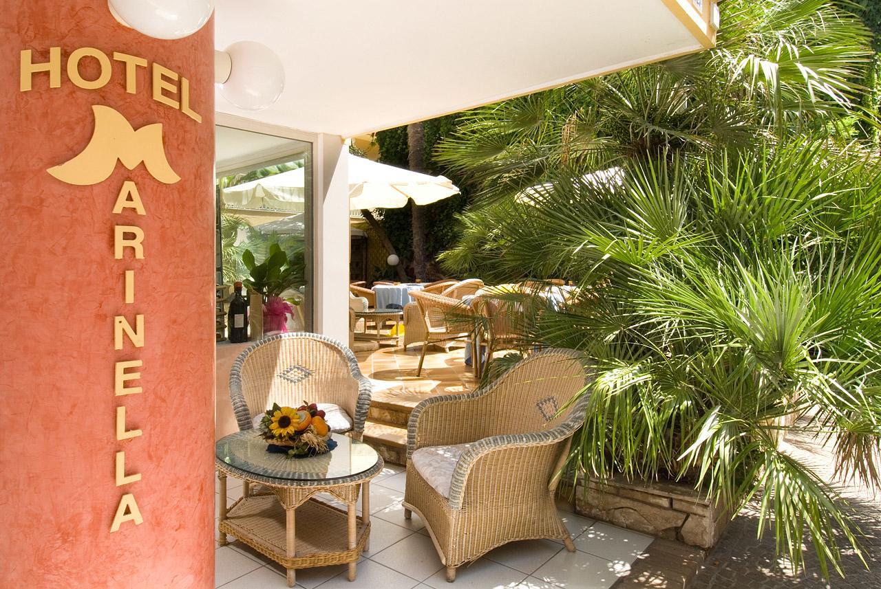 Hotel Resort Marinella Габиче Маре Екстериор снимка