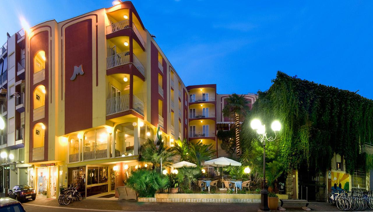 Hotel Resort Marinella Габиче Маре Екстериор снимка