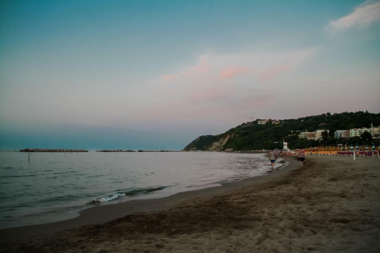 Hotel Resort Marinella Габиче Маре Екстериор снимка